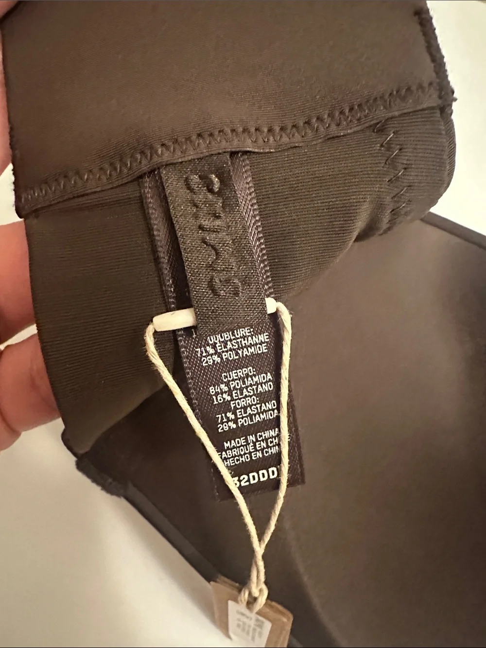 Skims Body Wireless Strapless Bra
